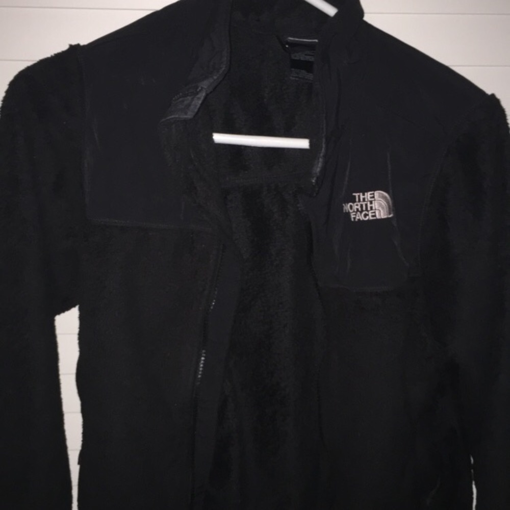 Black north face jacket